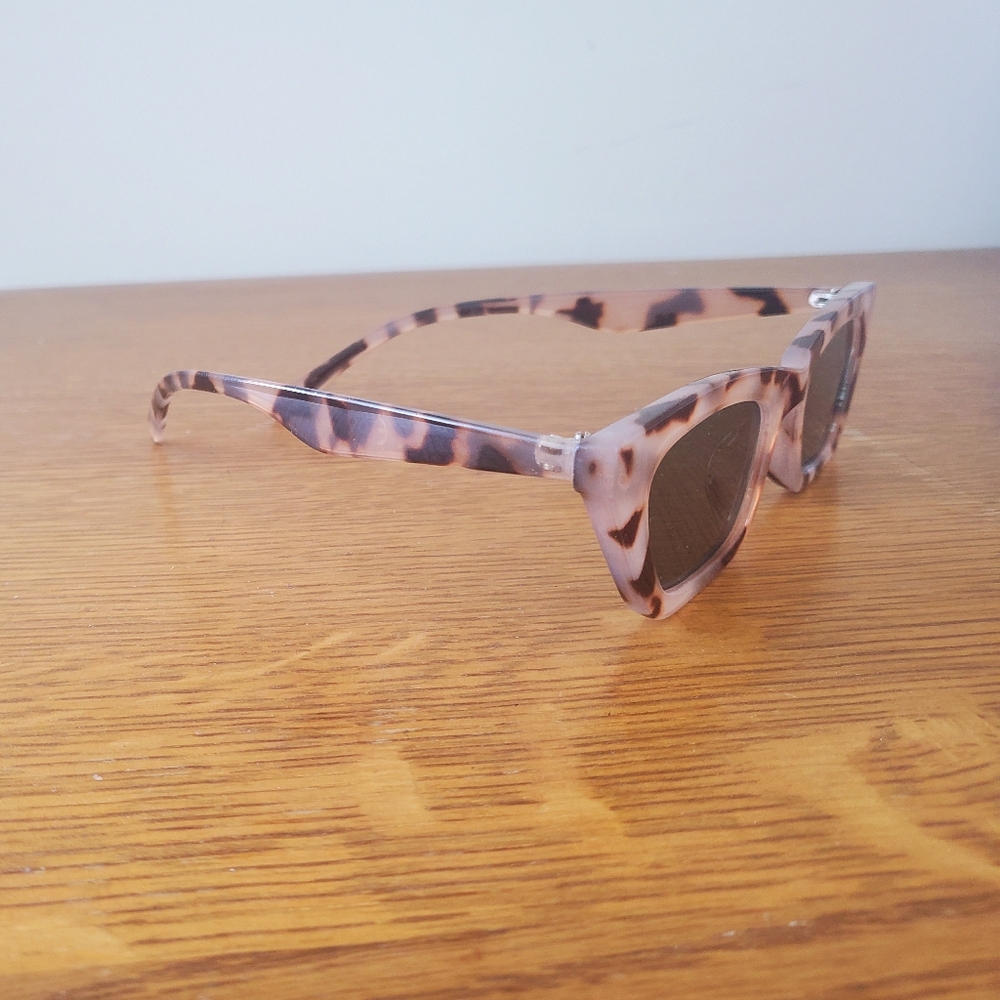 Leopard Print Sunglasses - Picture 2 of 5